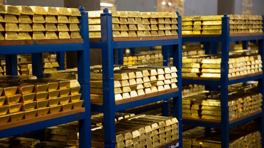 Gold Prices And the Economy: What Impact Behind the Numbers?